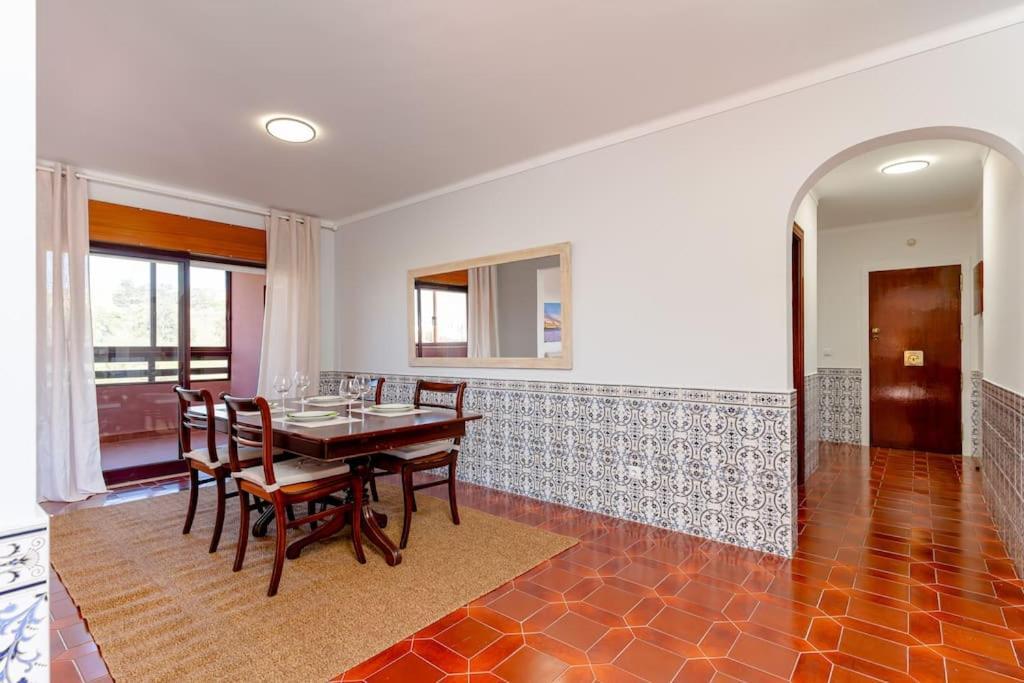 Luxe Sunset Lisbon Caparica Apartment *